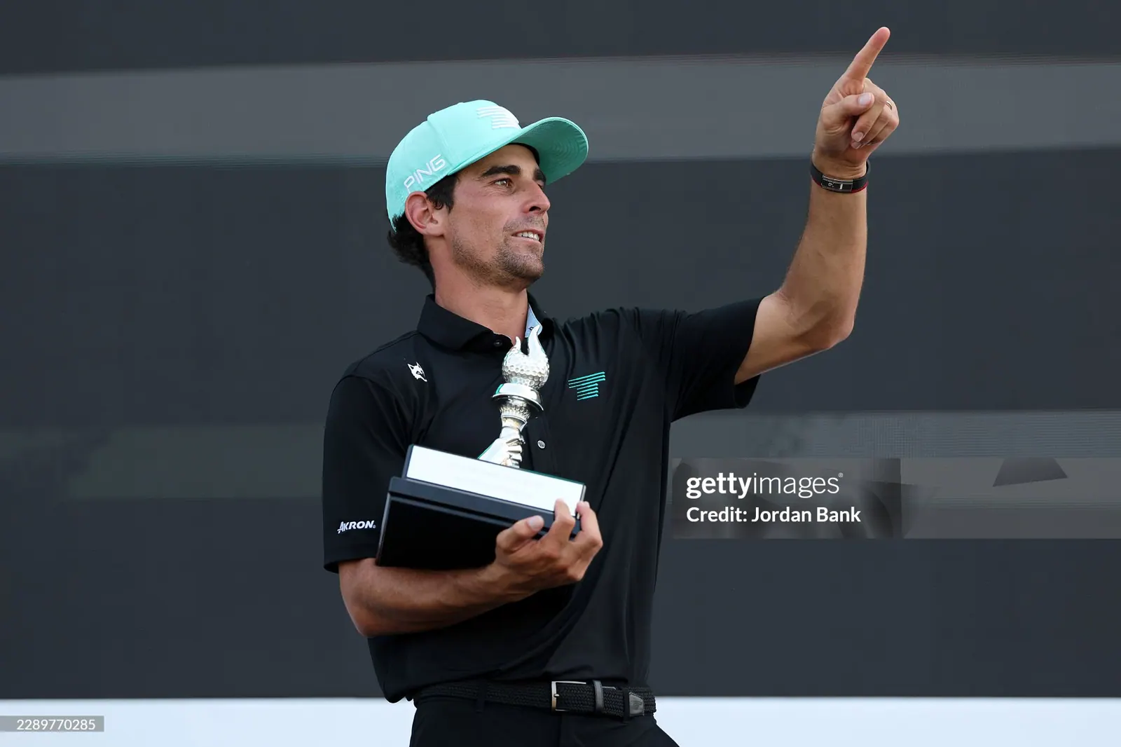 Resumen semanal: Niemann conquista el LIV Golf New York, Del Solar cierra T19 en el Korn Ferry Tour y Felipe Aguilar pasa el corte en el Legends Tour